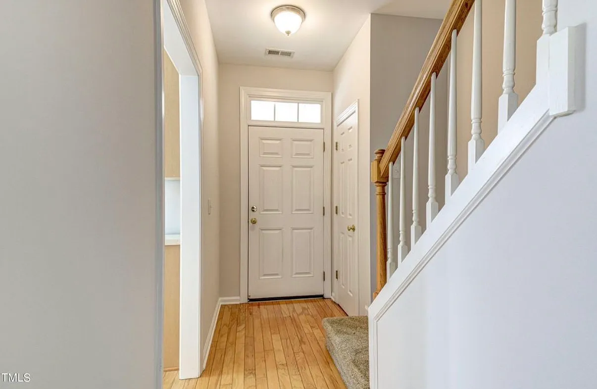 2 bed, 2.5 bath, 1335 sqft, $1,750 — Photo 3