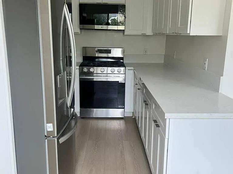 3414 W 17th St #7 — Photo 2