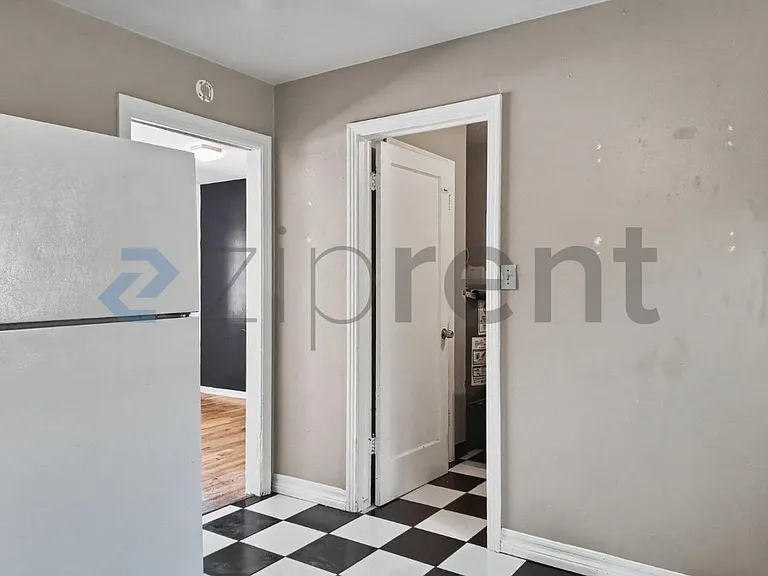 2727 57th St #1 — Photo 16