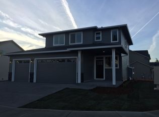 1082 E 1st Ave, Estacada, OR 97023