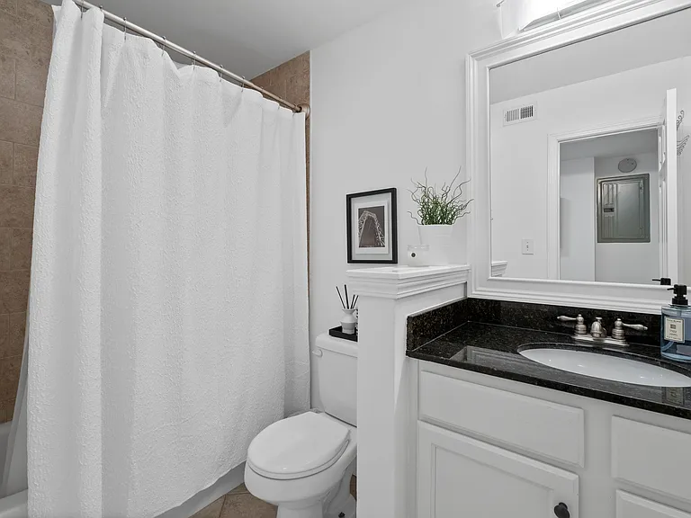 1445 Monroe Dr NE — Photo 12