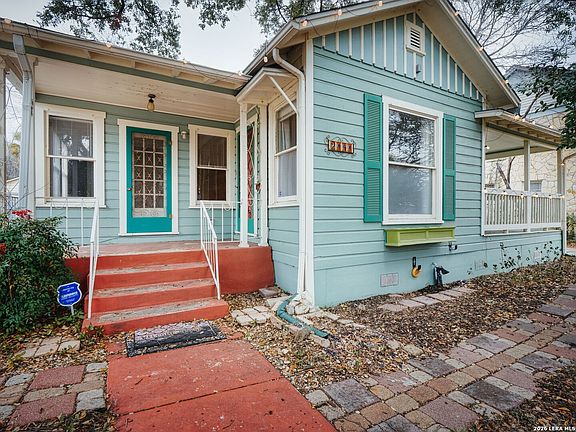 2nd image of 2141 W Magnolia Avenue