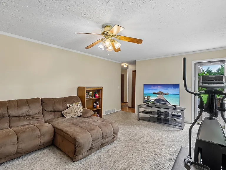 4702 Alger Rd — Photo 22