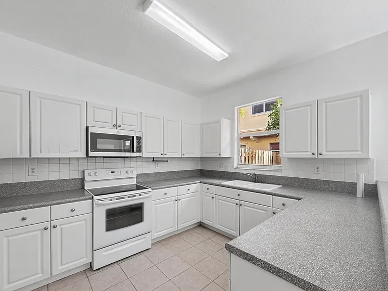 12874 SW 134th St — Photo 4