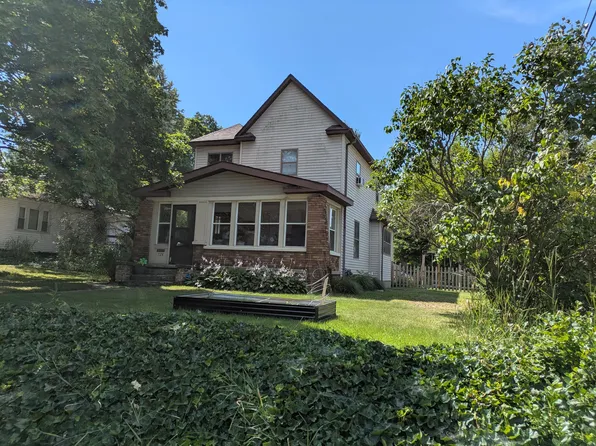 728 Leonard St NE, Grand Rapids, MI 49503