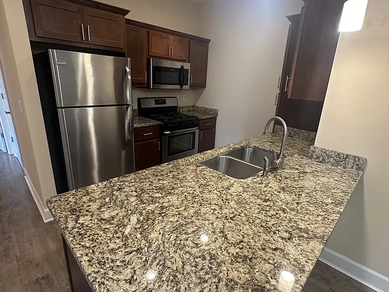Dockside Village Apartments — Photo 45