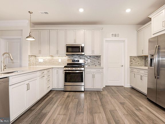 2nd image of 21025 Rocky Knoll Sq Unit 105