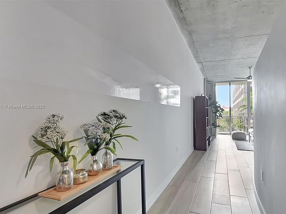 5th image of 300 S Australian Ave Unit 302