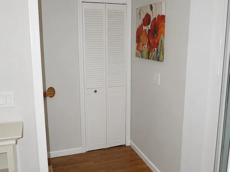 506 2nd St #2 — Photo 2