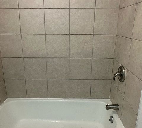 4th image of 2600 Dewey Ave