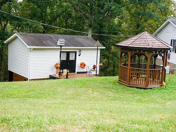2nd image of 1608 Fox Dr