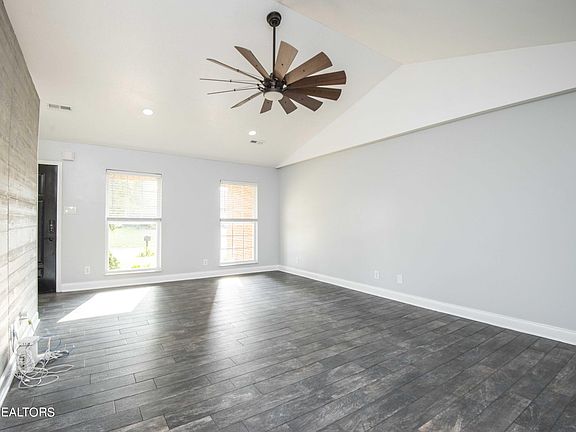 3rd image of 1119 Mercer Dr