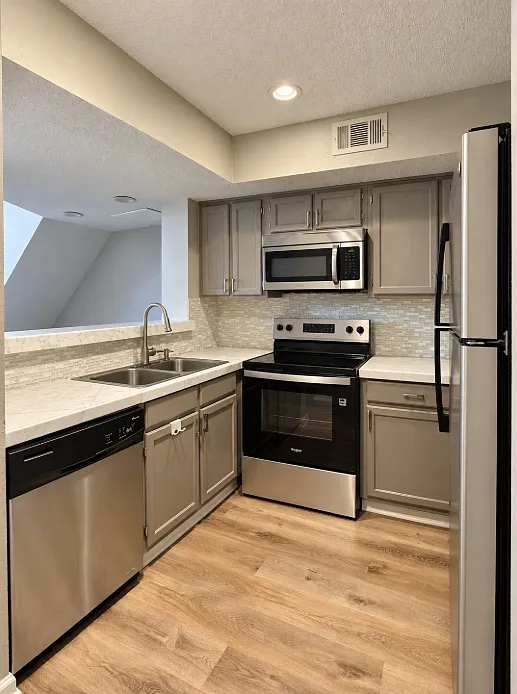 1 bed, 774 sqft, $1,295 — Photo 3