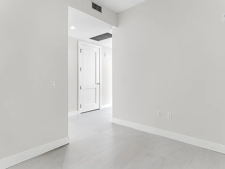 301 1st St S #3205 — Photo 30