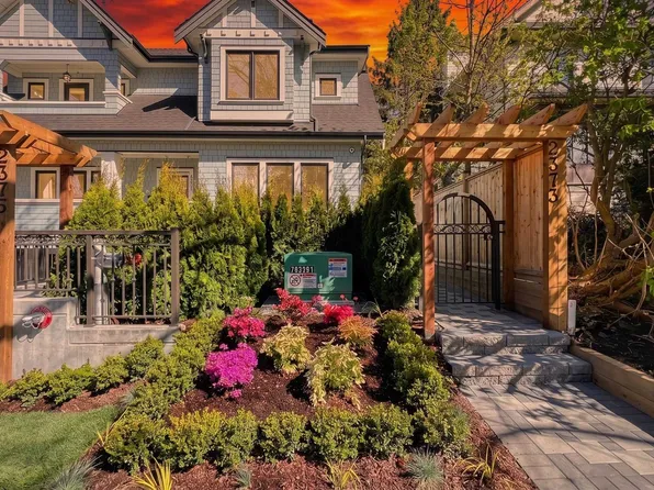 2373 W 7th Ave, Vancouver, BC V6K 1Y4