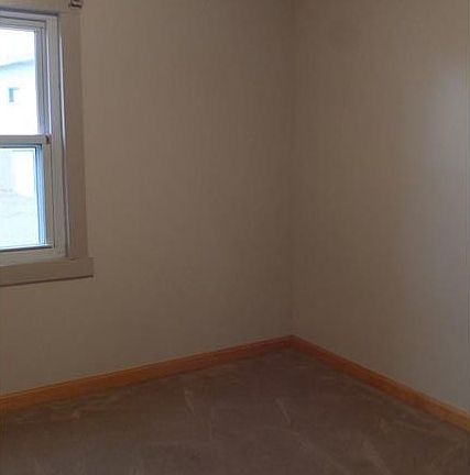 5th image of 1321 Benton St