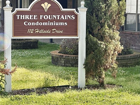 4th image of 112 Hillside Dr APT 3