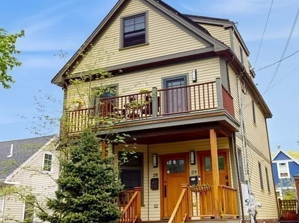 28 Oakland St #2, Newton, MA 02458