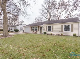 636 Greenfield Dr, Maumee, OH 43537