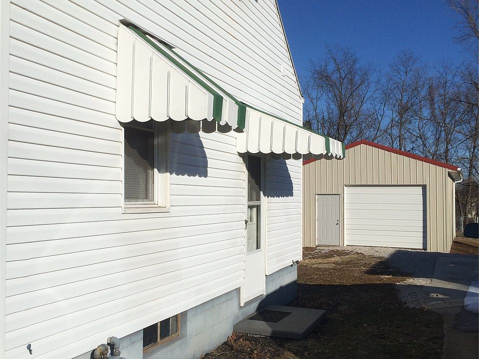 1st image of 814 Leonard Ave