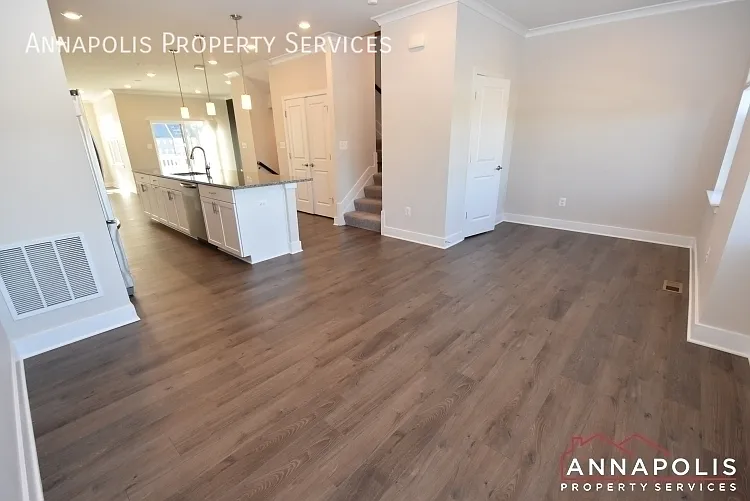 604 Chalcedony Ln — Photo 6