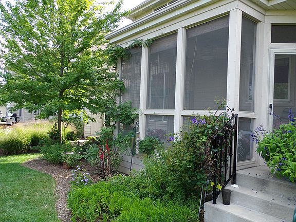 5th image of 829 Deering Ct