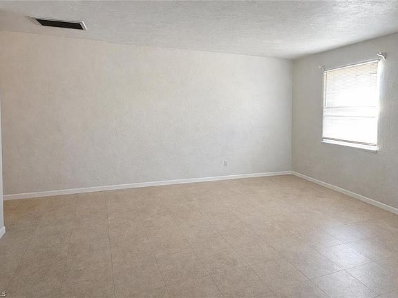 3rd image of 5402 Hardee ST