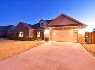 2715 Vanike Dr, Fayetteville, AR 72704