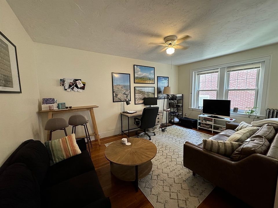 1st image of 588 Washington St APT 4