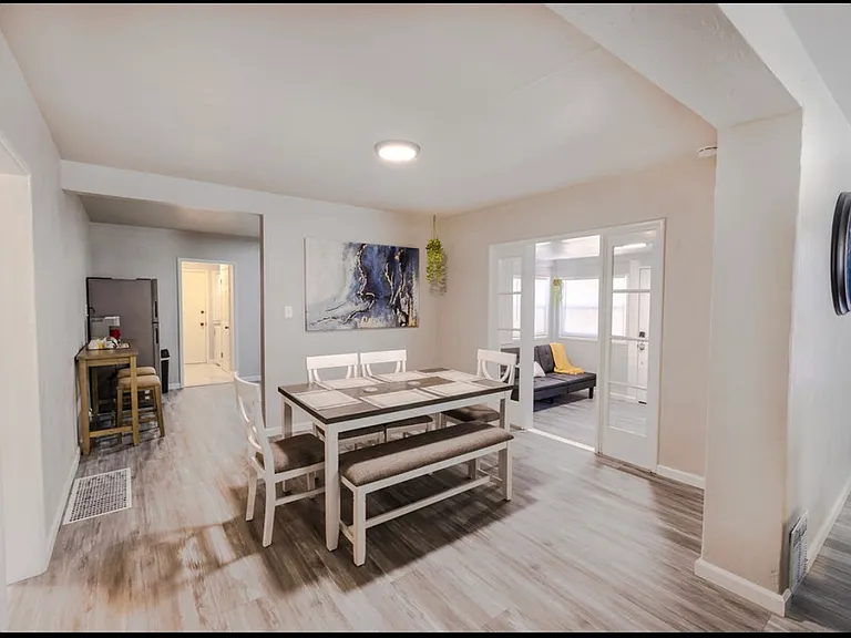 318 W Florinda St #A — Photo 7