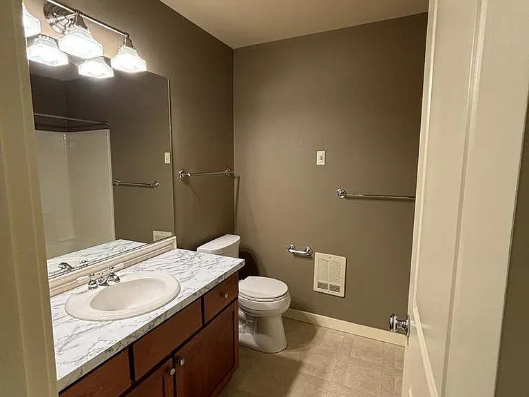 2145 NE 50th Way — Photo 33