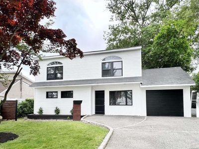 957 Merillon Avenue, Westbury, NY, 11590