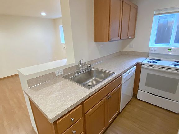 3rd image of 2438 NW 59th St #B