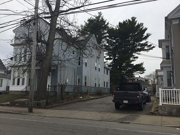 3rd image of 1027 Warren Ave
