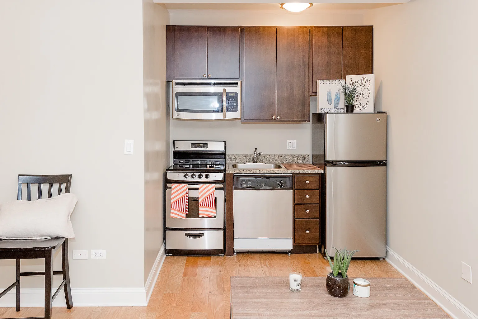 1215 W. Diversey — Photo 2