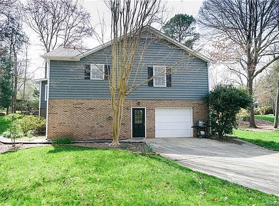 3rd image of 6701 Woodshed Cres