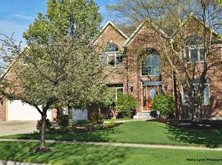 2413 Bird Ln, Batavia, IL 60510