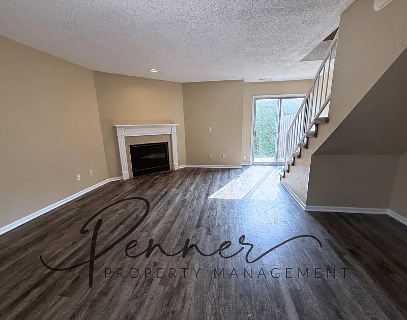 3 bed, 2.5 bath, 1275 sqft, $1,250 — Photo 2
