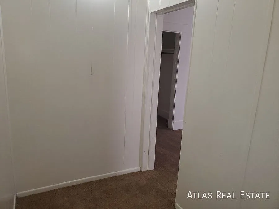 Private Studio less than a mile from U of A Campus — Photo 3