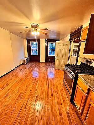 2nd image of 236 Jefferson Ave #1