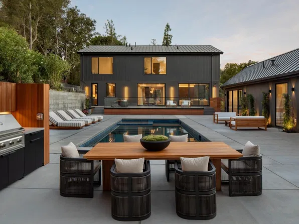 235 Harcross Rd, Woodside, CA 94062