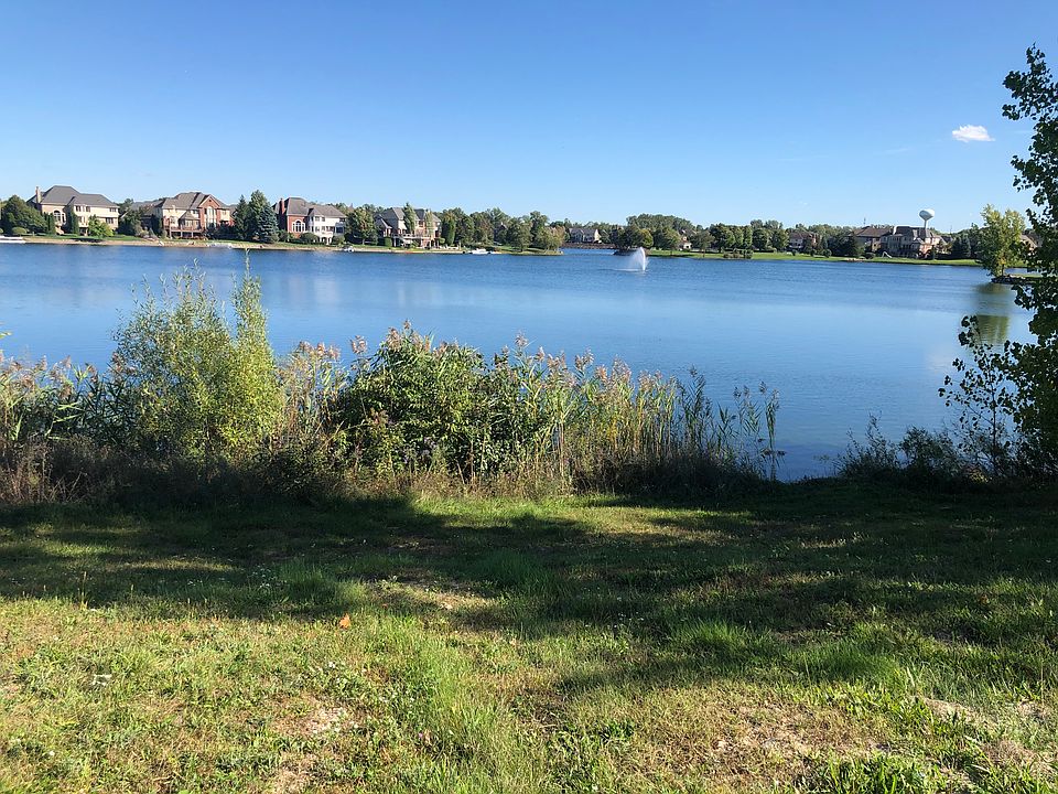 2nd image of 18198 Parkshore Dr