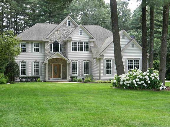 2nd image of 14 Huntington Ct