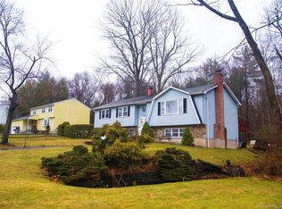 164 Harvest Ln, East Hartford, CT 06118