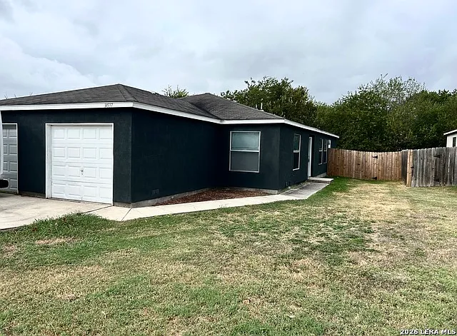 14537 Clovelly Wood