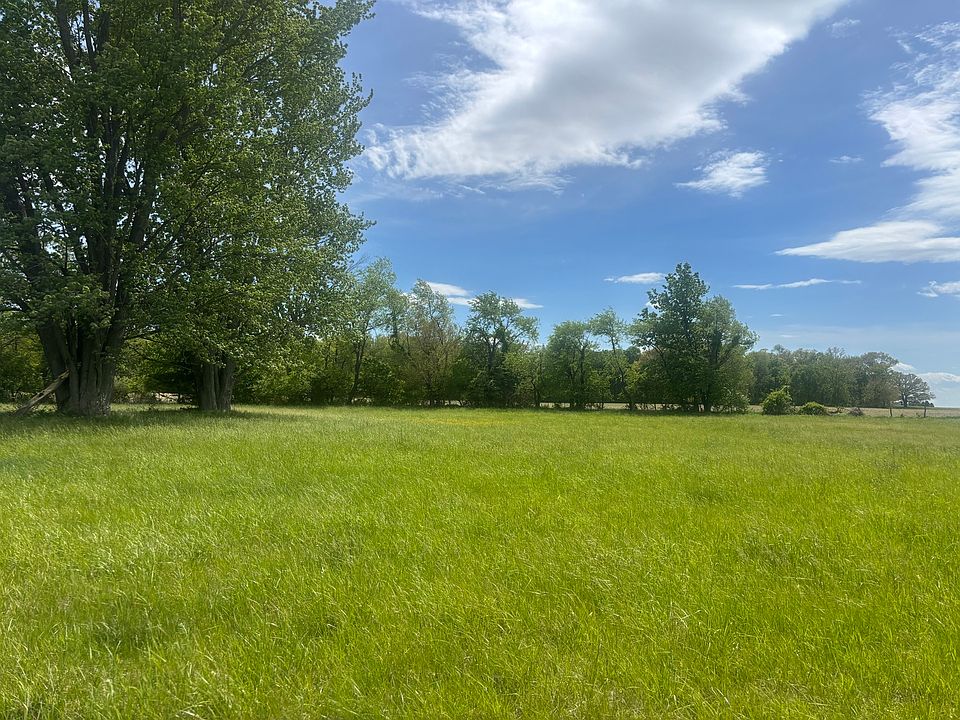 2nd image of 827 Brookside Dr