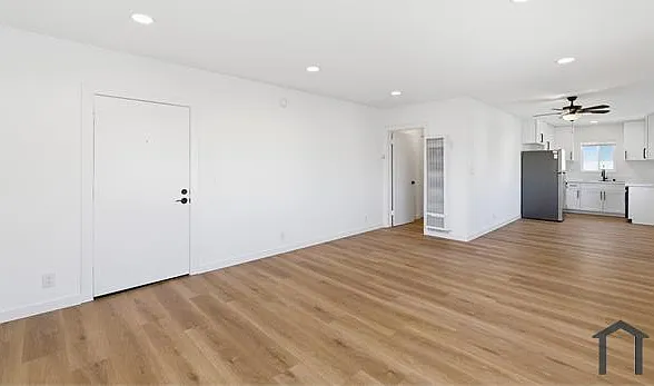 7305 Variel Ave #F — Photo 8