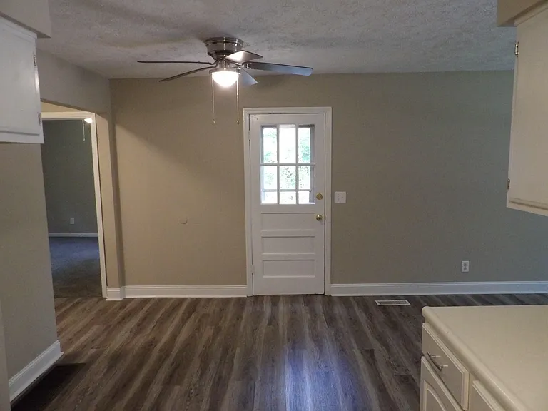 139 Lawrence St — Photo 18