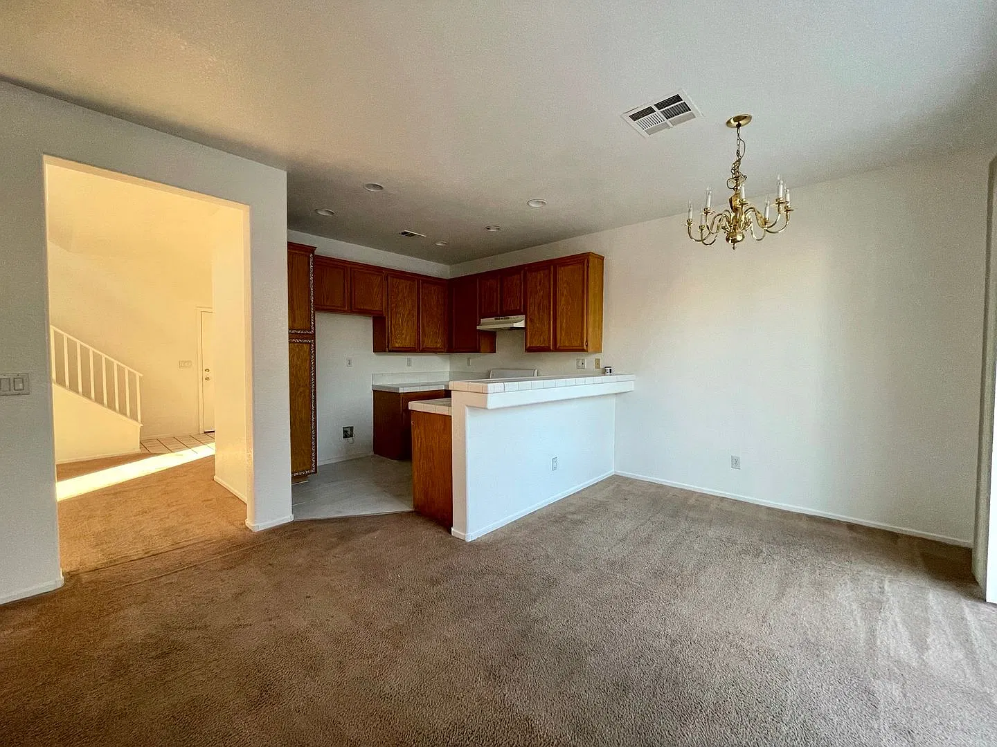 Beautiful 3 bedroom home — Photo 4