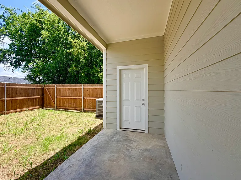 22060 Flanagan Cir #B — Photo 18